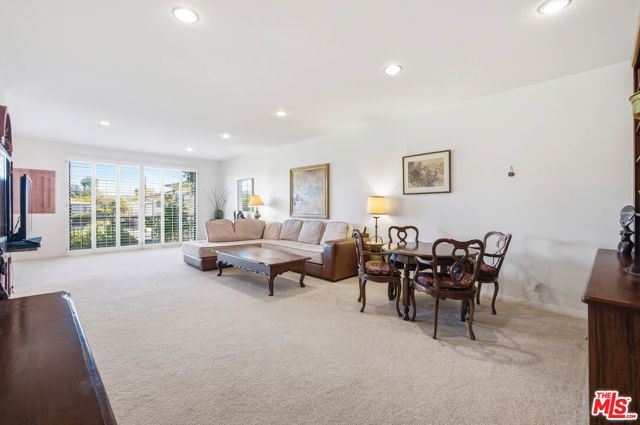 4454 Ventura Canyon Avenue 105, Sherman Oaks, CA 91423