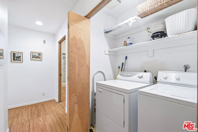 4454 Ventura Canyon Avenue 105, Sherman Oaks, CA 91423