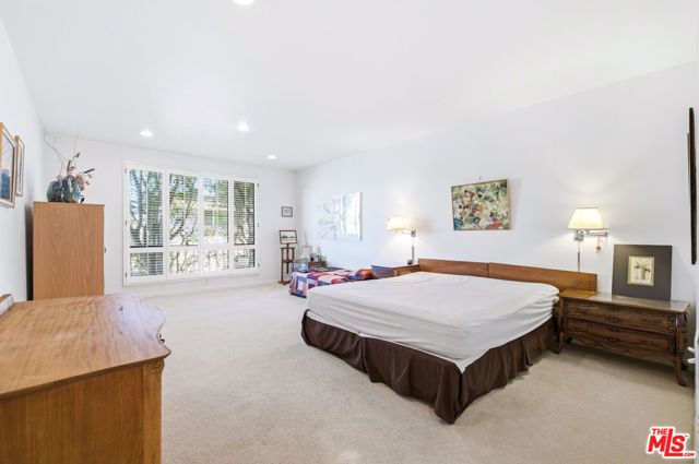 4454 Ventura Canyon Avenue 105, Sherman Oaks, CA 91423