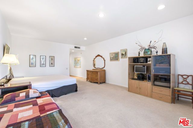 4454 Ventura Canyon Avenue 105, Sherman Oaks, CA 91423