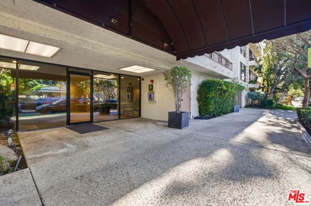 4454 Ventura Canyon Avenue 105, Sherman Oaks, CA 91423