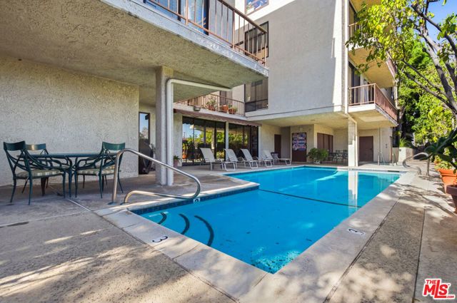 4454 Ventura Canyon Avenue 105, Sherman Oaks, CA 91423