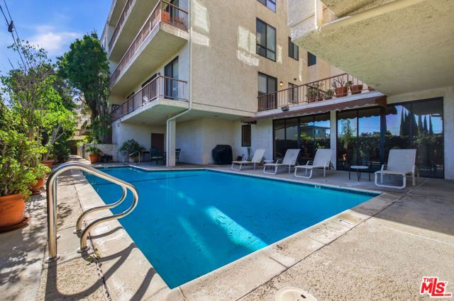 4454 Ventura Canyon Avenue 105, Sherman Oaks, CA 91423