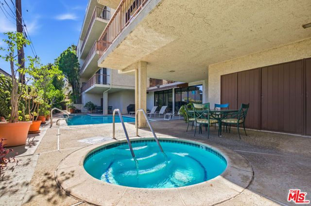 4454 Ventura Canyon Avenue 105, Sherman Oaks, CA 91423