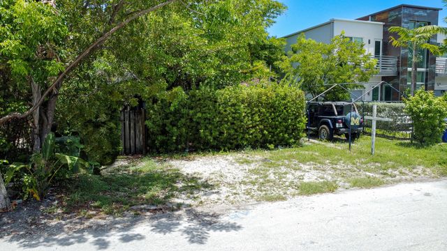 640 NE 8th Avenue, Fort Lauderdale, FL 33304