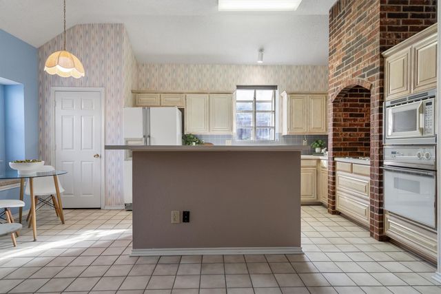 2944 Chris Lane, Grapevine, TX 76051