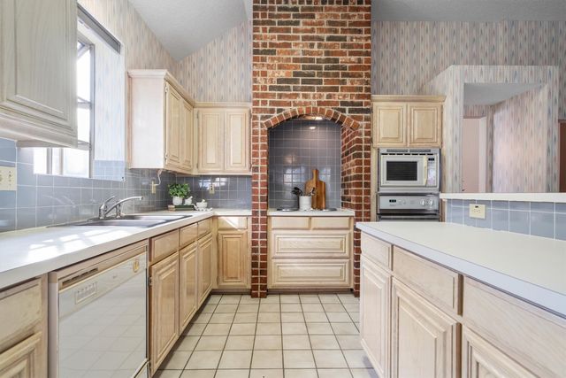 2944 Chris Lane, Grapevine, TX 76051