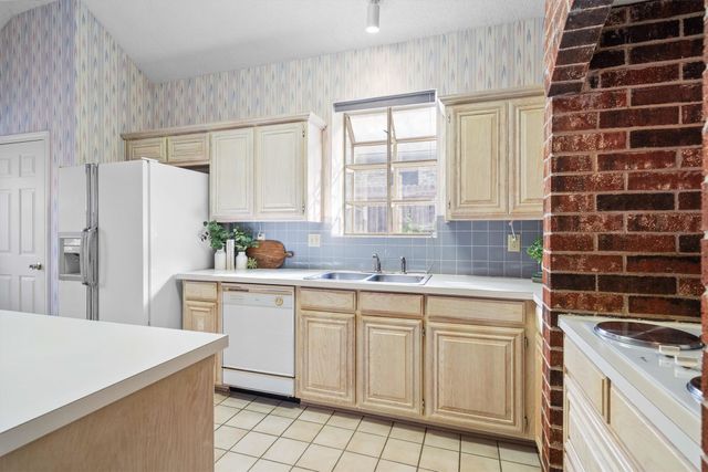 2944 Chris Lane, Grapevine, TX 76051