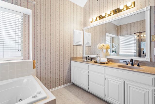 2944 Chris Lane, Grapevine, TX 76051