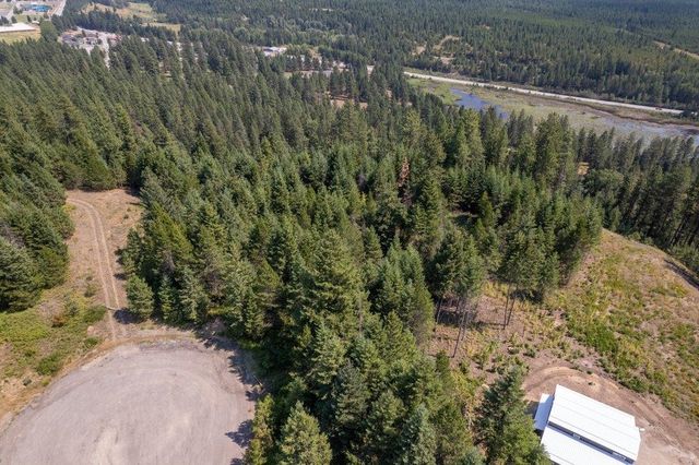 612 Overlook Dr, Newport, WA 99156