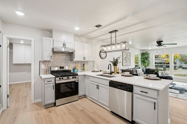 305 Westvue Street, Terrell, TX 75160