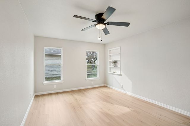 305 Westvue Street, Terrell, TX 75160