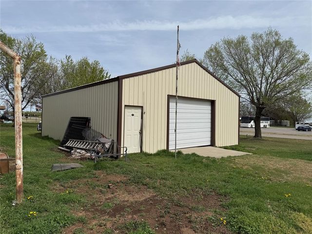 319 E 5th Street, Helena, OK 73741