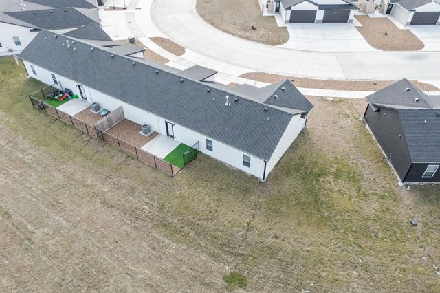 498 E Harper St, Valley Center, KS 67147