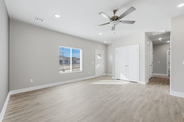 498 E Harper St, Valley Center, KS 67147