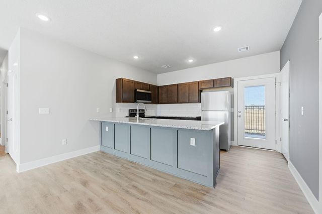 498 E Harper St, Valley Center, KS 67147
