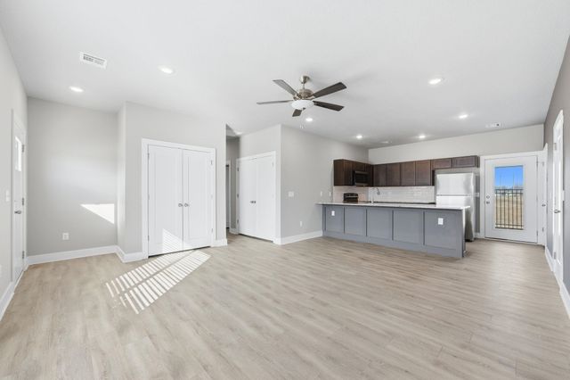 498 E Harper St, Valley Center, KS 67147