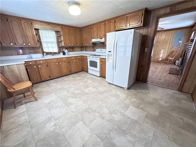 2230 Little River Road, Asheboro, NC 27205