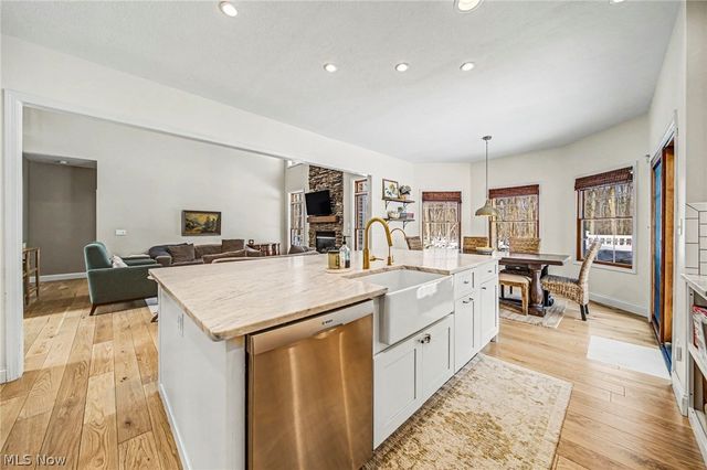 13537 Shirley Drive, Leroy, OH 44077