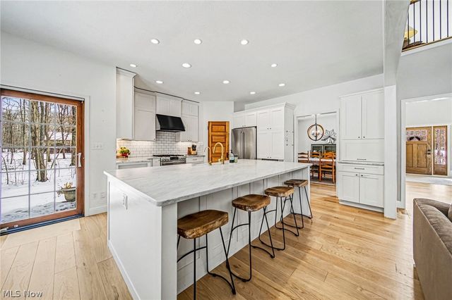 13537 Shirley Drive, Leroy, OH 44077