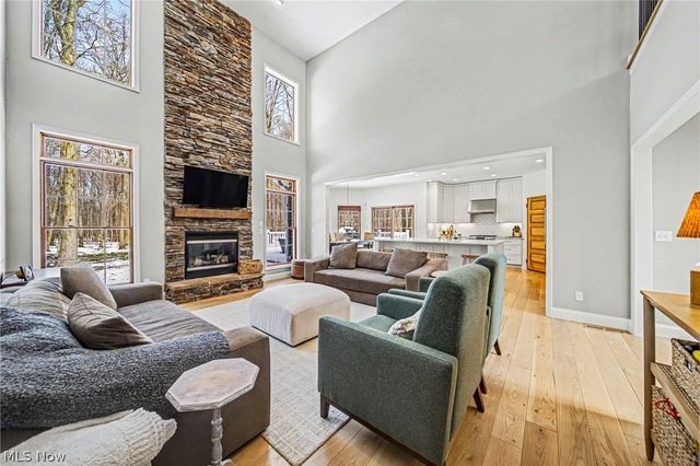 13537 Shirley Drive, Leroy, OH 44077