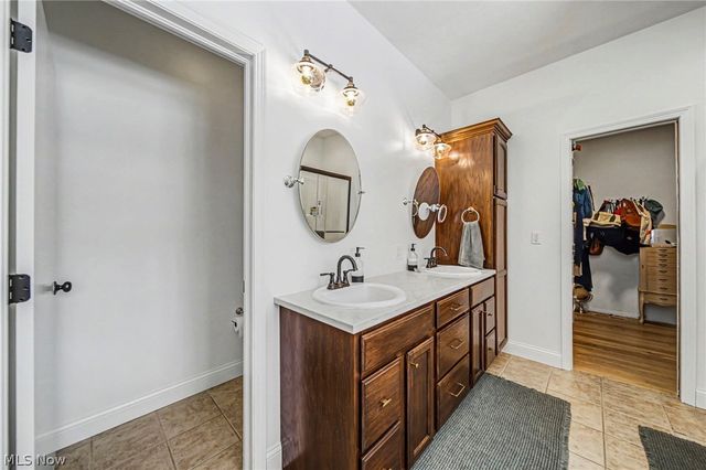 13537 Shirley Drive, Leroy, OH 44077