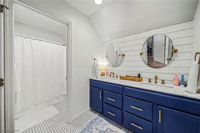 13537 Shirley Drive, Leroy, OH 44077