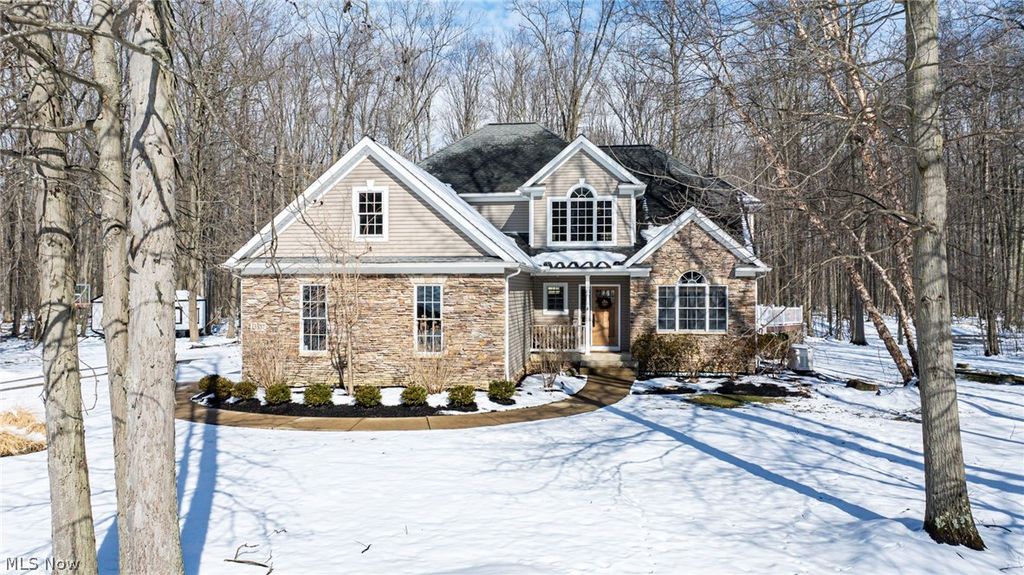 13537 Shirley Drive, Leroy, OH 44077