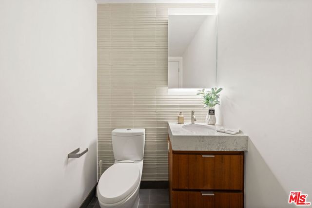 1755 Ocean Avenue 801, Santa Monica, CA 90401