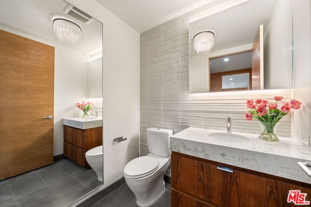 1755 Ocean Avenue 801, Santa Monica, CA 90401