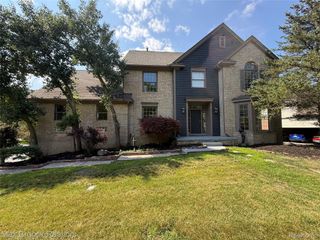 3382 Long Meadow Court, West Bloomfield Charter Township, MI 48324