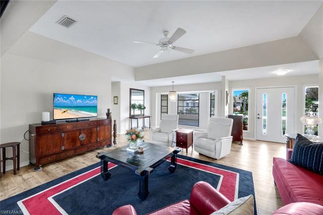 111 Blue Ridge DR 23, Naples, FL 34112