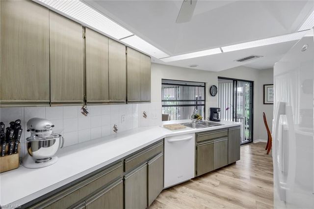 111 Blue Ridge DR 23, Naples, FL 34112