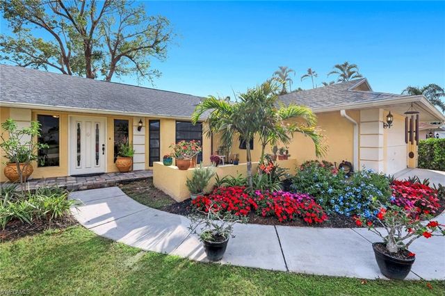 111 Blue Ridge DR 23, Naples, FL 34112