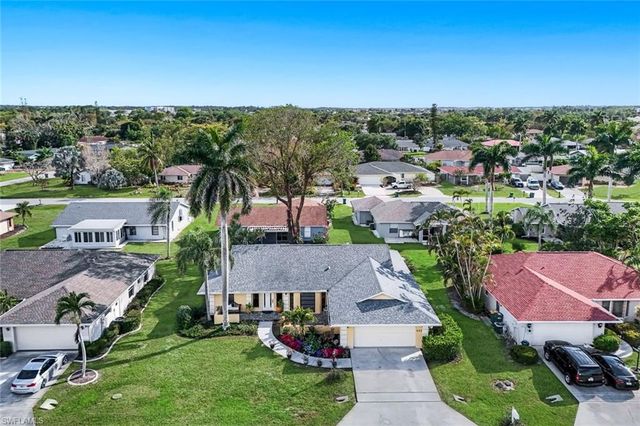 111 Blue Ridge DR 23, Naples, FL 34112