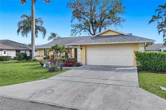 111 Blue Ridge DR 23, Naples, FL 34112