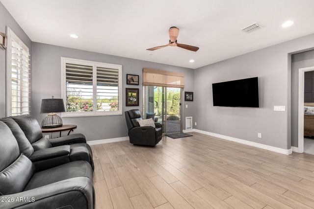 10440 E TESLA Avenue, Mesa, AZ 85212