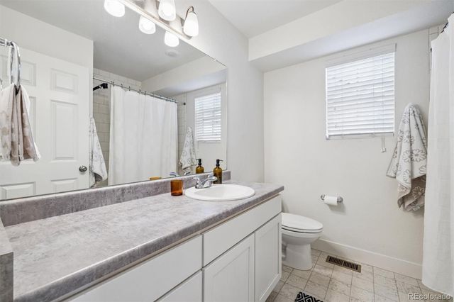 221 S Oak Hill Street, Aurora, CO 80018