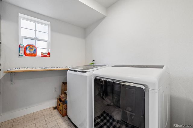 221 S Oak Hill Street, Aurora, CO 80018
