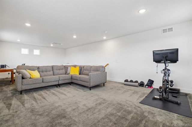 221 S Oak Hill Street, Aurora, CO 80018
