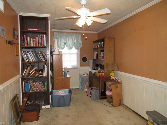 1402 Earle AVE, Chesapeake, VA 23324