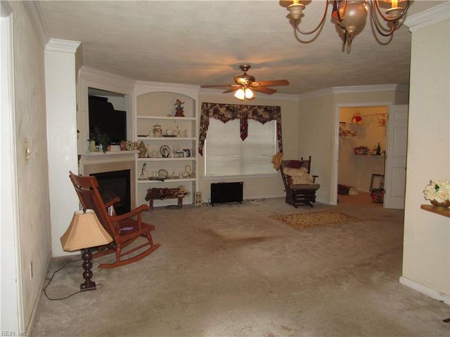 1402 Earle AVE, Chesapeake, VA 23324