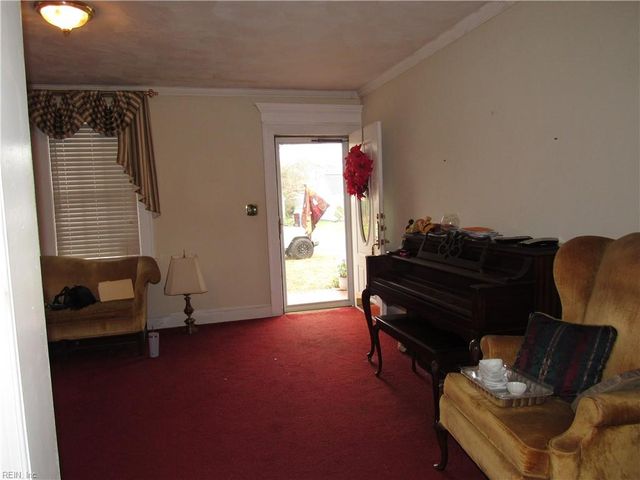 1402 Earle AVE, Chesapeake, VA 23324