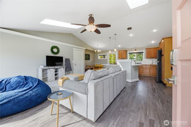 620 Myrtine Street, Enumclaw, WA 98022