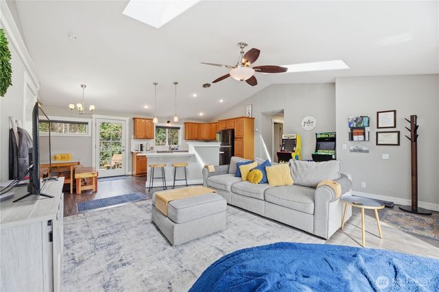 620 Myrtine Street, Enumclaw, WA 98022