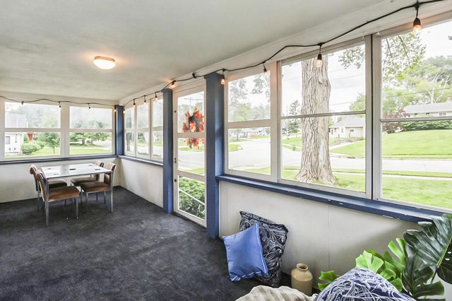 2011 Highland AVENUE, Waukesha, WI 53186