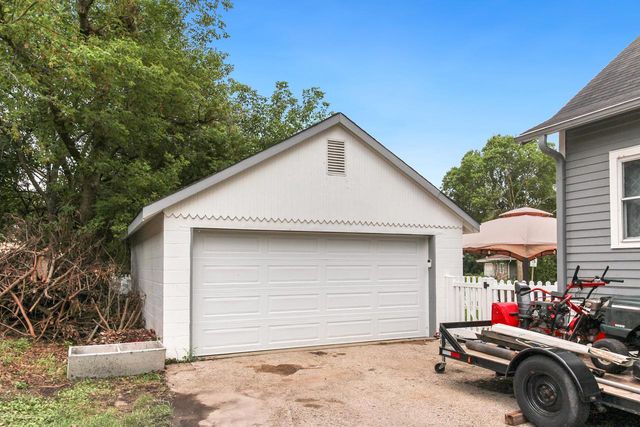 2011 Highland AVENUE, Waukesha, WI 53186