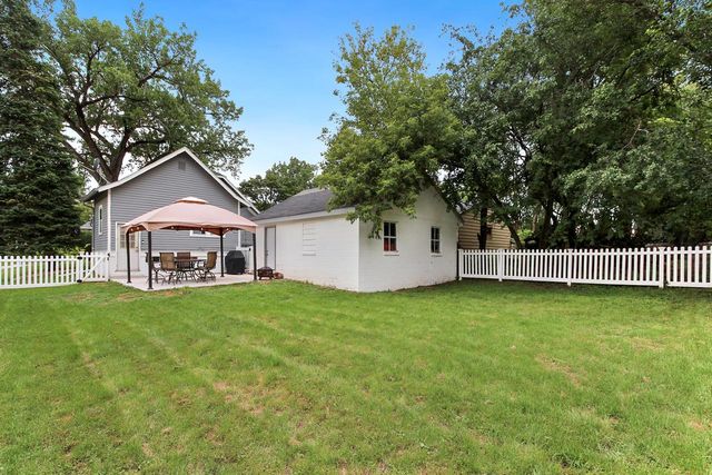 2011 Highland AVENUE, Waukesha, WI 53186