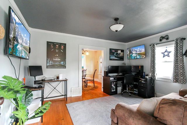 2011 Highland AVENUE, Waukesha, WI 53186