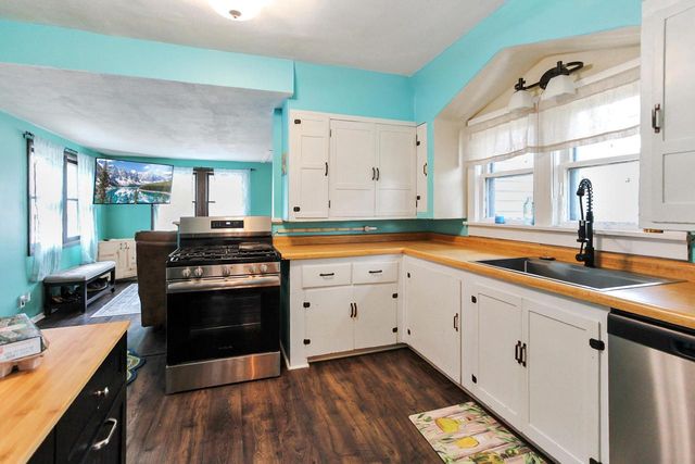 2011 Highland AVENUE, Waukesha, WI 53186